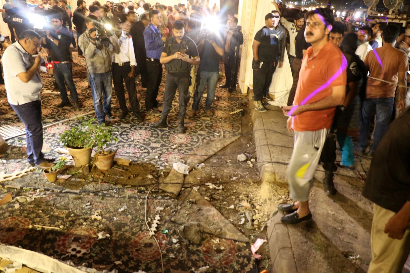 Pakistan'da Hazreti Muhammed'i anma töreninde patlama